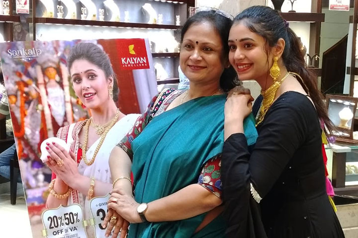 Ritabhari Chakraborty launches Kalyan Jewellers Sankalp Pujo Collection through Virtual Meet & Greet