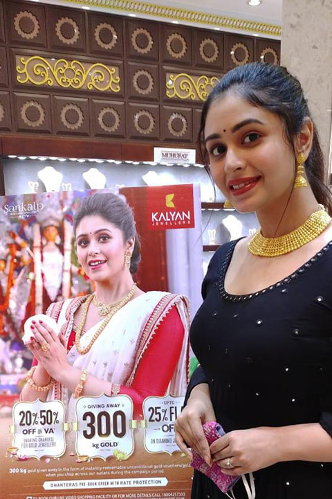 Ritabhari Chakraborty launches Kalyan Jewellers Sankalp Pujo Collection through Virtual Meet & Greet