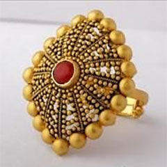 6 Gold Jewellery pieces from Kalyan Jewellers to accompany that perfect Karva Chauth Sargi