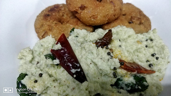 My attempt at making an easy Uzhunnu Vada @ home, without Uzhunnu!