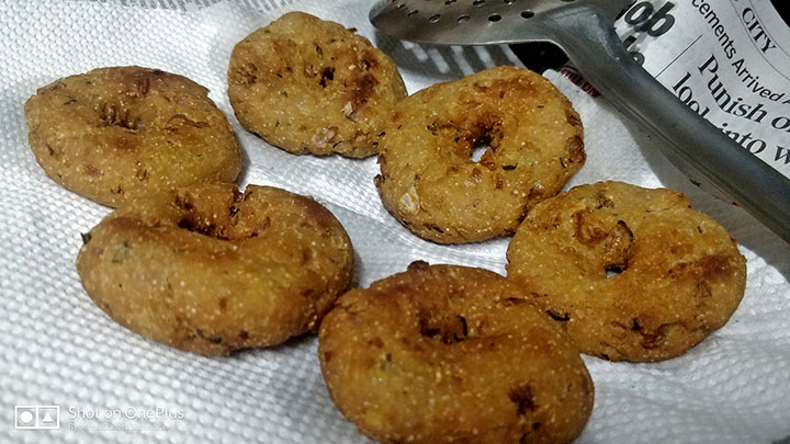 My attempt at making an easy Uzhunnu Vada @ home, without Uzhunnu!